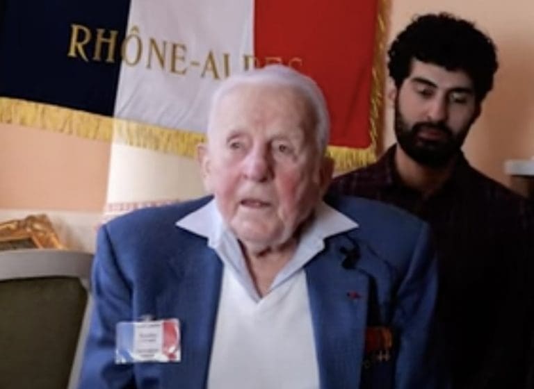 Lire la suite à propos de l’article Panthéonisation de Missak Manouchian : Polémique autour de la présence du dernier FTP-MOI et de son drapeau