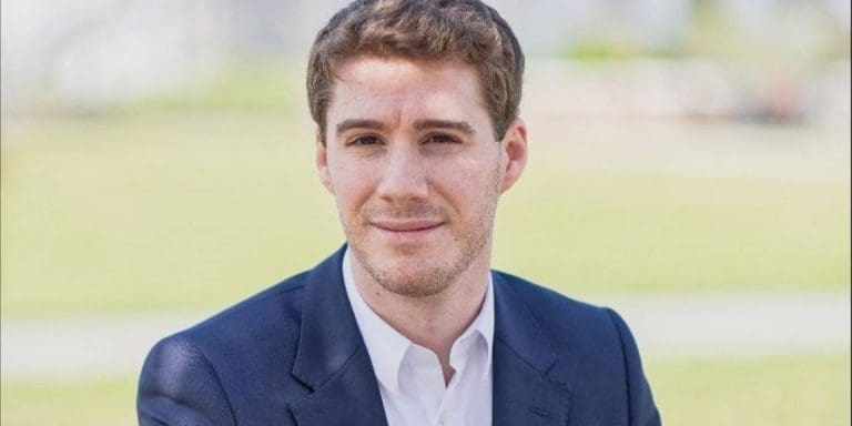 Lire la suite à propos de l’article Va-t-on vers un bras de fer Hanouna – Bataillon ?