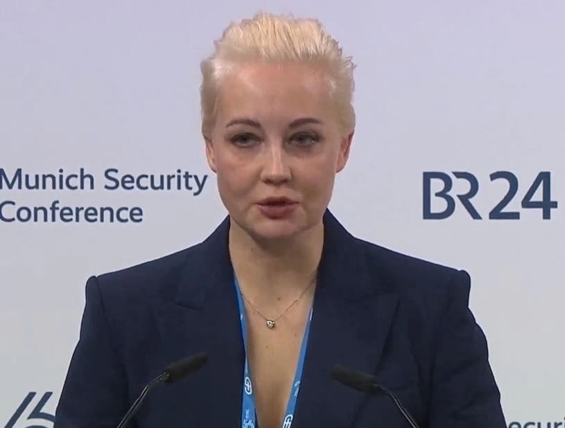 You are currently viewing Yulia Navalny demande que Poutine soit traduit en justice à la Conférence de Munich