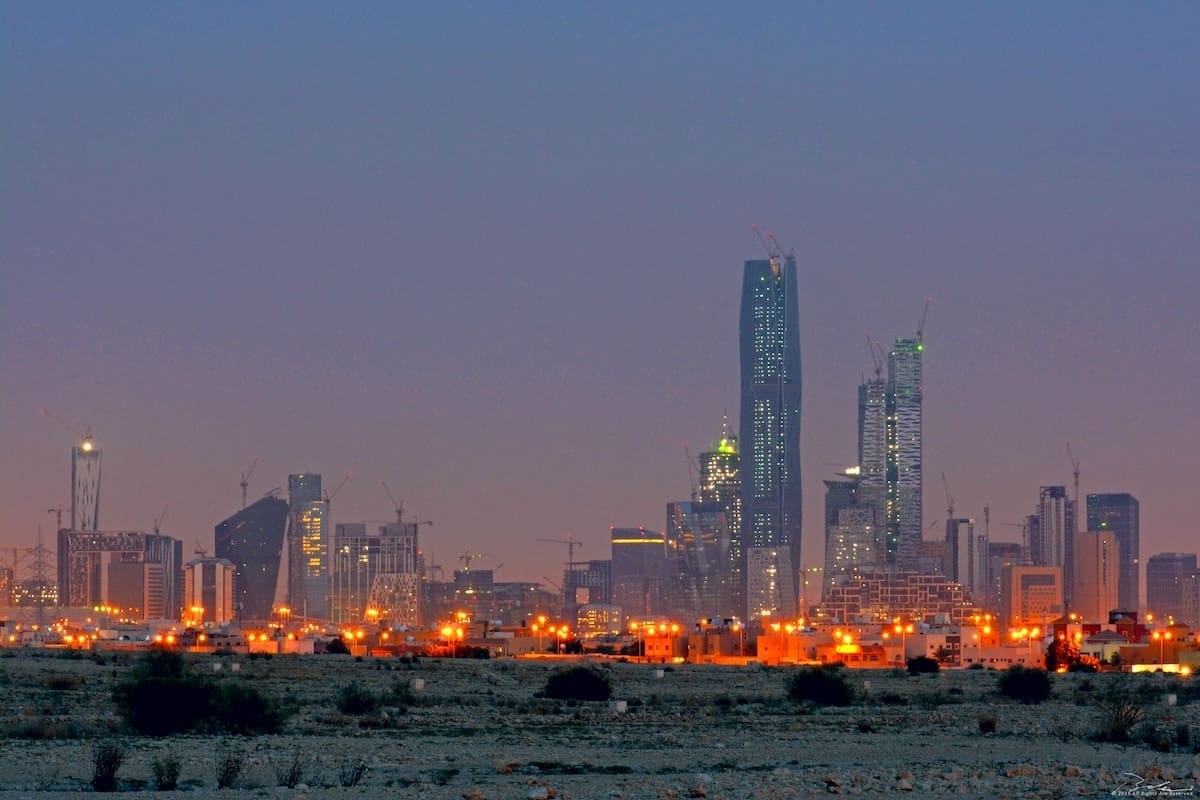 You are currently viewing Arabie saoudite : Le Public Investment Fund affilié au Forum économique mondial veut faire du pays le leader mondial de l’IA