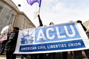 Lire la suite à propos de l’article Etats-unis : L’ACLU sous le feu des critiques pour avoir ciblé une lanceuse d’alerte dans la controverse sur les procédures transgenres