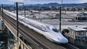 Lire la suite à propos de l’article Japon : Le réseau de Trains à Grande Vitesse s’étend, ouvrant la voie au Tourisme dans la Région de Hokuriku