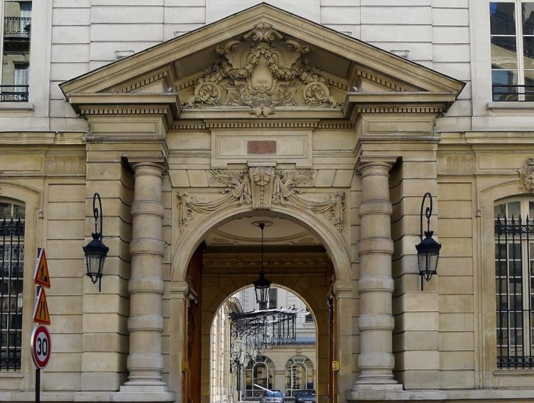 Lire la suite à propos de l’article Le Siècle : Un club d’influence au cœur du pouvoir Français depuis 1944