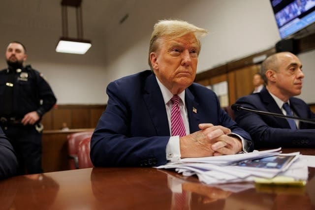 Lire la suite à propos de l’article Etats-Unis : Donald Trump accusé de complot continue de crier à la « chasse aux sorcières »