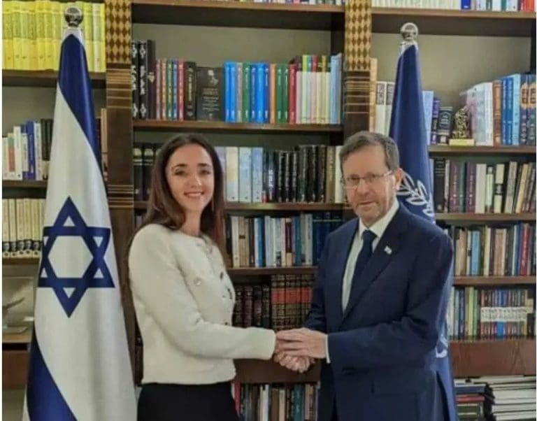 Lire la suite à propos de l’article Qui se cache derrière la multiplication des plaintes pour apologie du terrorisme ?