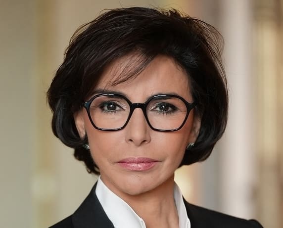 Lire la suite à propos de l’article Rachida Dati au cœur de réseaux d’influence : Enjeux et controverses autour de ses liens avec le club Le Siècle et le FEM