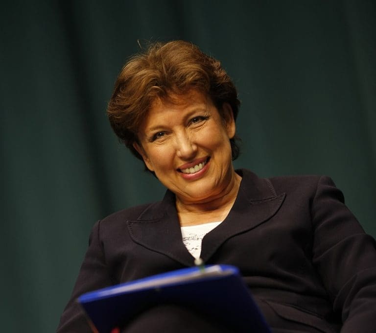 Lire la suite à propos de l’article Roselyne Bachelot à la tête du comité d’histoire de la Santé : une nomination controversée à la lumière du scandale H1N1