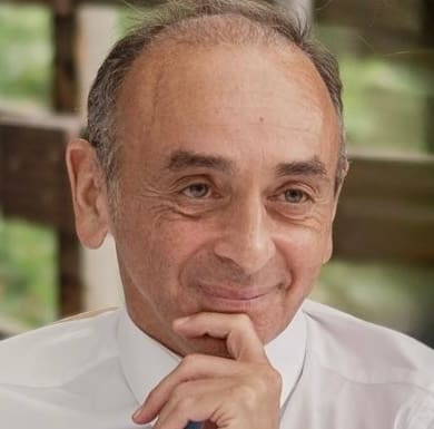 Lire la suite à propos de l’article Ajaccio : Après Glucksmann, Zemmour visé par des jets d’œufs durant une visite de campagne