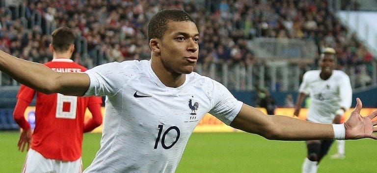 Lire la suite à propos de l’article Foot : Kylian Mbappé, l’officialisation de son transfert est imminente selon Deschamps