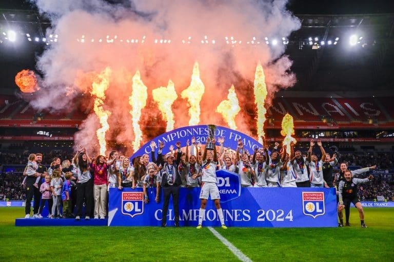 Lire la suite à propos de l’article Foot : L’OL Féminin sacré champion de France pour la 17e fois