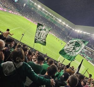 Lire la suite à propos de l’article Foot : Saint-Etienne s’offre le barrage en battant Rodez et affrontera Metz pour une place en Ligue 1