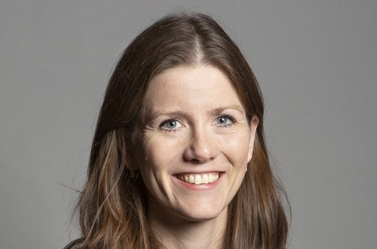 Lire la suite à propos de l’article L’Institut Britannique de Sécurité de l’IA ouvre un bureau aux États-Unis pour renforcer la collaboration internationale en matière de régulation