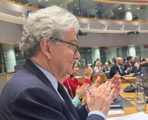 Lire la suite à propos de l’article L’Union Européenne adopte l’IA Act pour réglementer l’Intelligence Artificielle