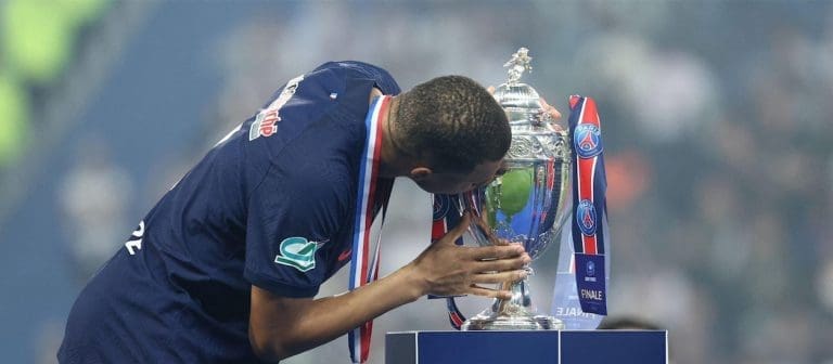 Lire la suite à propos de l’article OL-PSG : Le PSG remporte sa 15e Coupe de France lors du dernier match de Kylian Mbappé