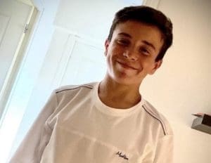 Lire la suite à propos de l’article Réseaux sociaux : Le père de Matisse réplique à un message haineux par une menace de traçage IP