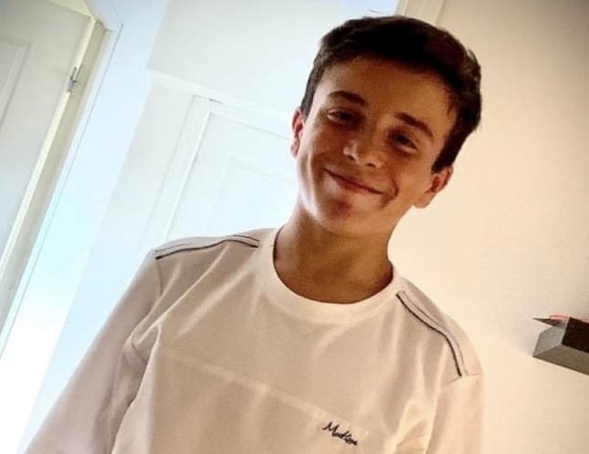 You are currently viewing Réseaux sociaux : Le père de Matisse réplique à un message haineux par une menace de traçage IP