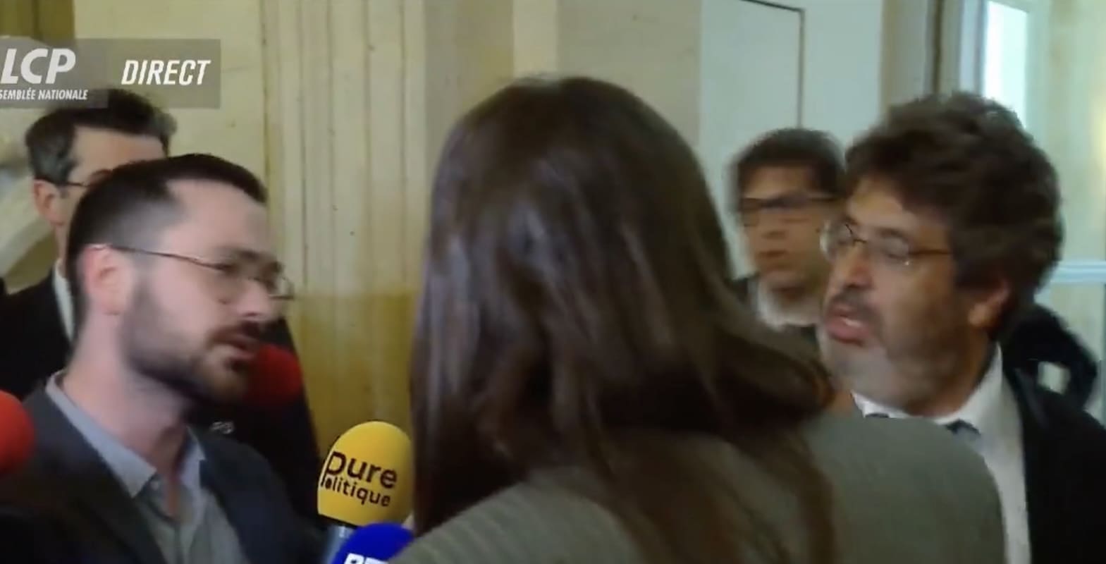 You are currently viewing Vive altercation à l’Assemblée nationale entre Meyer Habib et David Guiraud après l’incident du drapeau palestinien