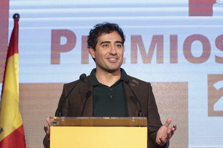 Lire la suite à propos de l’article Alvise Perez : L’influenceur Espagnol antisysteme remporte trois sièges aux élections européennes