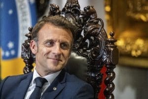 Lire la suite à propos de l’article Emmanuel Macron promet de changer mais continue à faire dans le manichéisme
