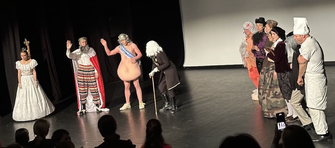 You are currently viewing Lyon : Le Club Lycorn unit Russes et Ukrainiens à travers le théâtre et la critique des totalitarismes