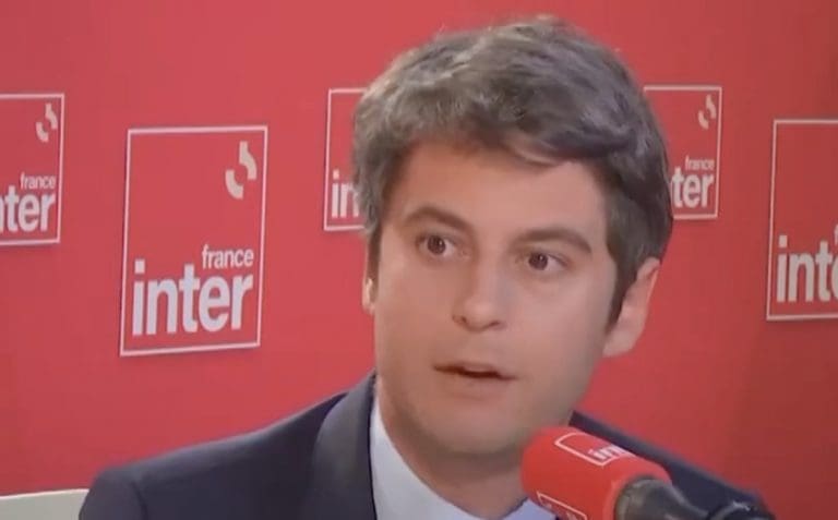 Lire la suite à propos de l’article Le Young Leader du FEM, Gabriel Attal, présente son parti comme celui de l’humanisme et de la tolérance