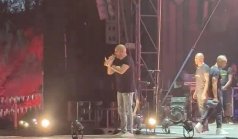 Lire la suite à propos de l’article Akhenaton répond à Pascal Praud lors du Festival Pause Guitare à Albi