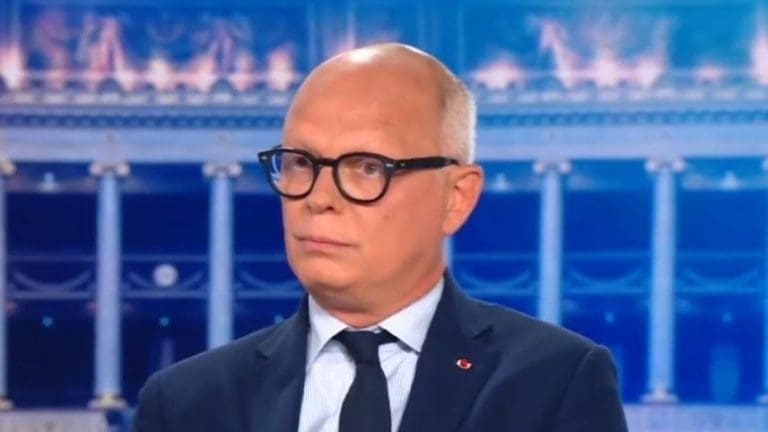 Lire la suite à propos de l’article Édouard Philippe assume sa rencontre avec Marine Le Pen