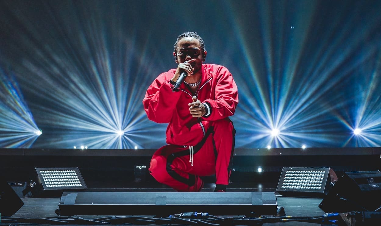 You are currently viewing Kendrick Lamar clip son hit “Not Like Us” et enfonce encore Drake