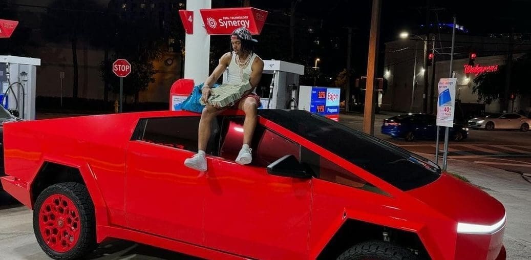 You are currently viewing Le Cybertruck rouge de Lil Baby : Nouvel exemple du bashing anti-Elon Musk ?