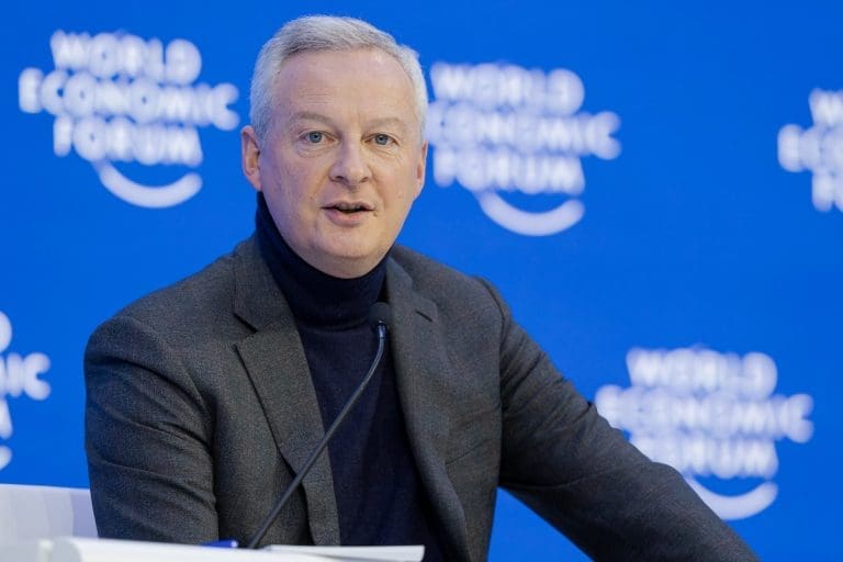 Lire la suite à propos de l’article Le contributeur du FEM, Bruno Le Maire, alerte sur le risque d’un « naufrage économique et financier » pour la France