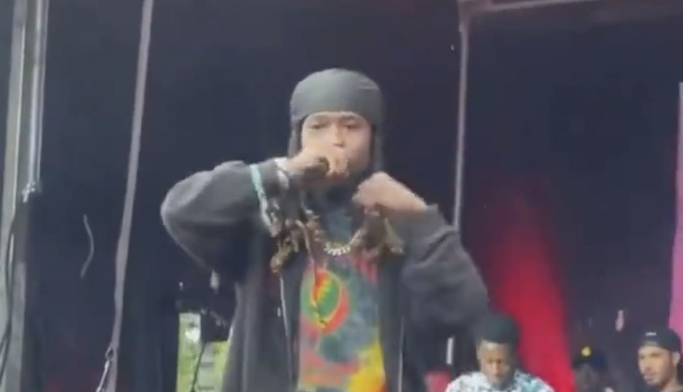 You are currently viewing Le rappeur Jok’Air dénonce l’influence des médias lors de la soirée du Front Démocratique