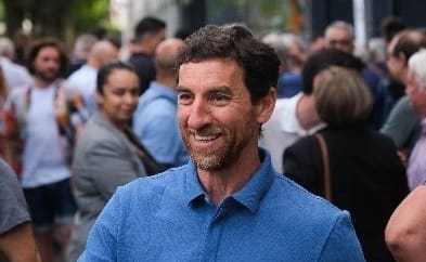 Lire la suite à propos de l’article Législatives 2024 : L’Insoumis Abdelkader Lahmar élu député de la 7e circonscription du Rhône