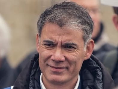 Lire la suite à propos de l’article Olivier Faure se dit prêt à « assumer » le rôle de Premier ministre