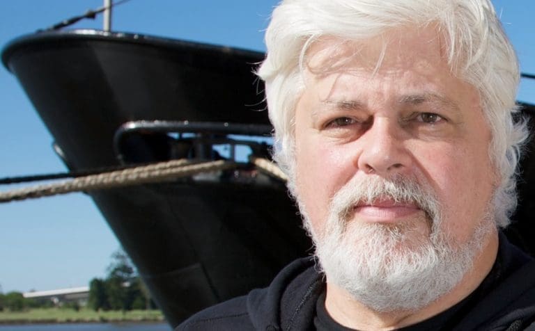 Lire la suite à propos de l’article Paul Watson, fondateur de Sea Shepherd, arrêté par la police danoise