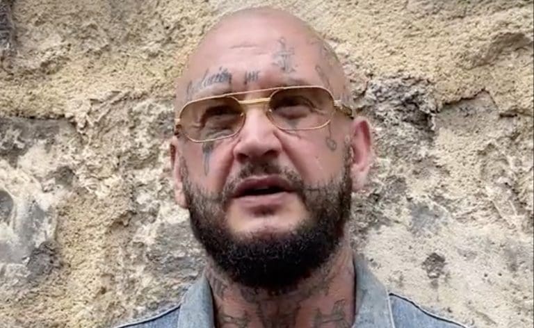 Lire la suite à propos de l’article Seth Gueko défend la Chanson « No Pasaran » face à la controverse