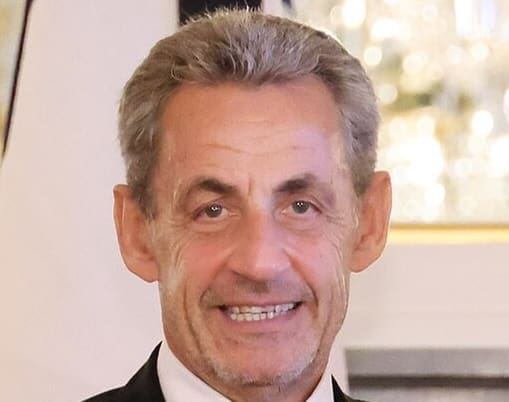 Lire la suite à propos de l’article Nicolas Sarkozy au centre des négociations pour le Futur Premier Ministre ?