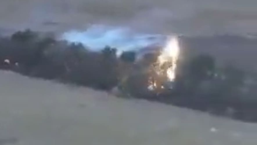 You are currently viewing Guerre en Ukraine : L’utilisation croissante de Drones « Lance-Flammes » soulève des questions éthiques