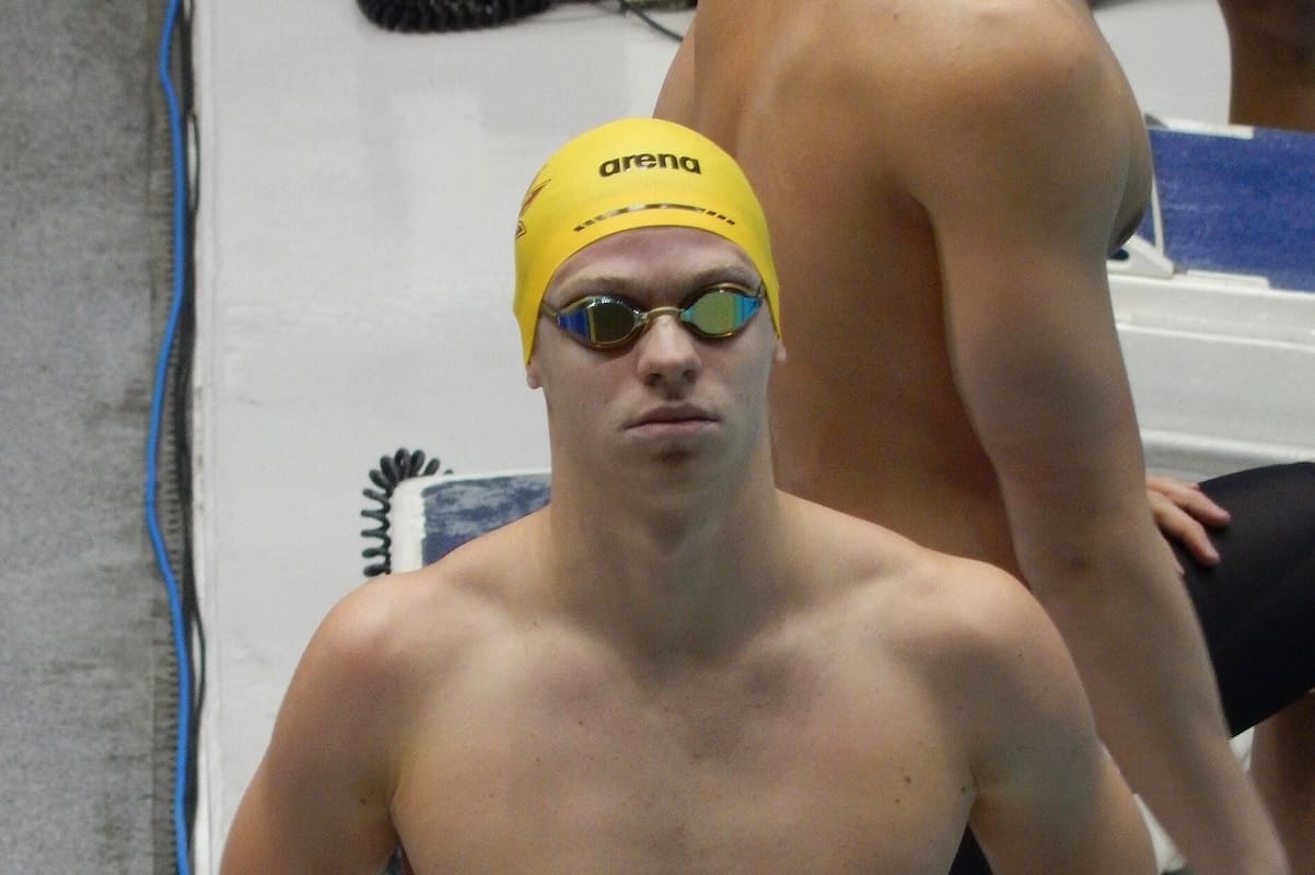 You are currently viewing Léon Marchand soutient la candidature de Toulouse pour récupérer un Bassin Olympique