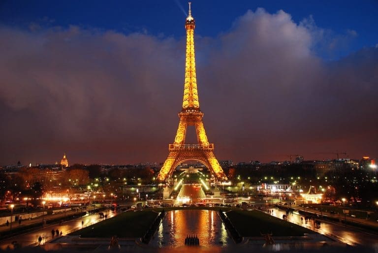 Lire la suite à propos de l’article Paris : Les anneaux olympiques restent sur la Tour Eiffel annonce Anne Hidalgo