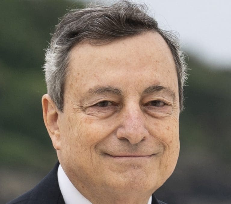 Lire la suite à propos de l’article UE : L’industrie verte, pilier indispensable à la décarbonation de l’Europe selon le Rapport Draghi