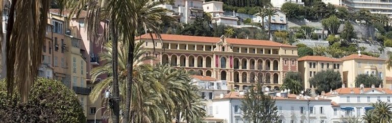 Lire la suite à propos de l’article Des drapeaux palestiniens déployés sur les façades de Sciences-po Menton et de l’Université de Strasbourg