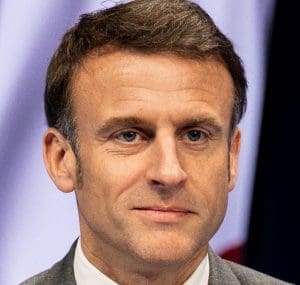 Lire la suite à propos de l’article Emmanuel Macron appelle à une solution politique et à l’arrêt des livraisons d’armes à Israël dans le conflit à Gaza