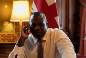 Lire la suite à propos de l’article Frappes israéliennes sur des hôpitaux au Liban : Une situation « profondément dérangeante » selon David Lammy