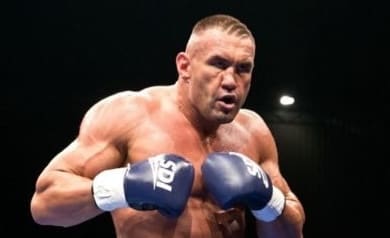 You are currently viewing Kickboxing : Jérôme Le Banner battu par KO lors de son retour au K-1