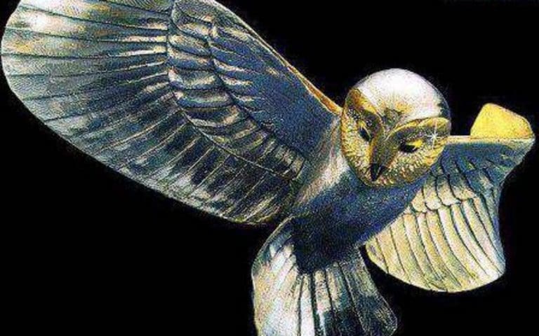 Lire la suite à propos de l’article La « Chouette d’Or » : le trésor tant recherché enfin découvert après 31 ans