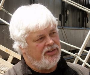 Lire la suite à propos de l’article La détention de Paul Watson prolongée jusqu’au 23 octobre