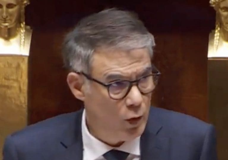 Lire la suite à propos de l’article Le NFP dépose une motion de censure contre le gouvernement Barnier