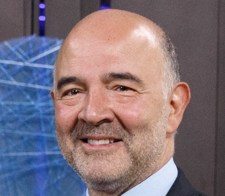 Lire la suite à propos de l’article Moscovici appelle à taxer les plus riches et les retraités pour redresser les finances publiques