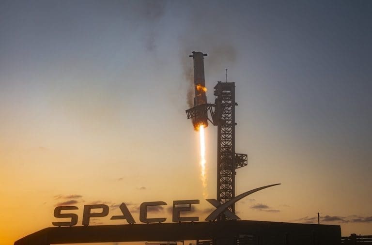 Lire la suite à propos de l’article Récupération du SuperHeavy de Space X : Une lueur d’espoir dans un monde de brutes