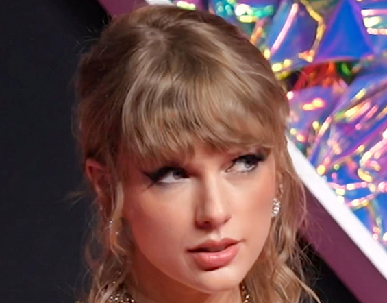 Lire la suite à propos de l’article Taylor Swift devient la chanteuse la plus riche de la planète, surpassant Rihanna